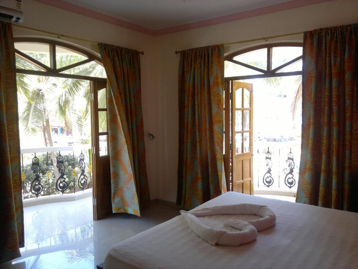 Bluesea Beach Resort Candolim Esterno foto